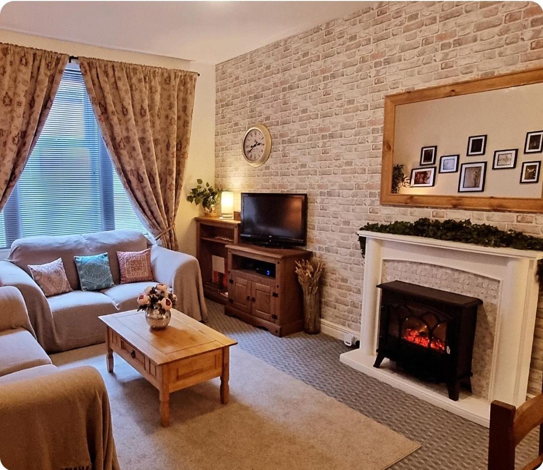 Entire, Main Door, Pet Friendly, Home Away From Home, East Ayrshire Newmilns エクステリア 写真