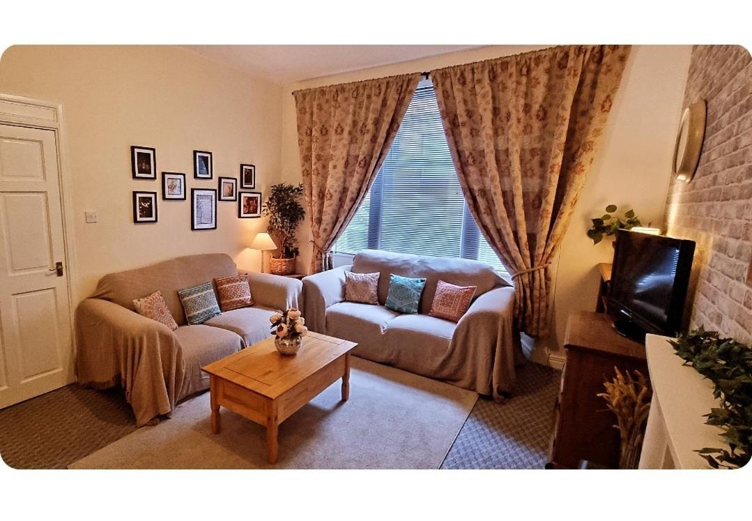 Entire, Main Door, Pet Friendly, Home Away From Home, East Ayrshire Newmilns エクステリア 写真