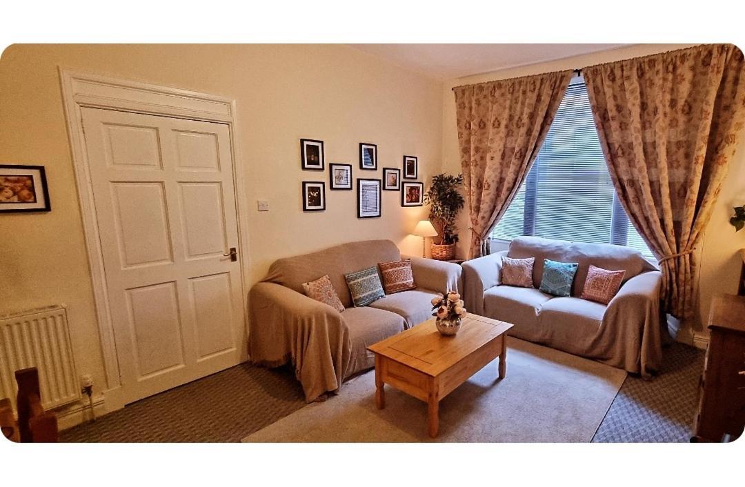 Entire, Main Door, Pet Friendly, Home Away From Home, East Ayrshire Newmilns エクステリア 写真